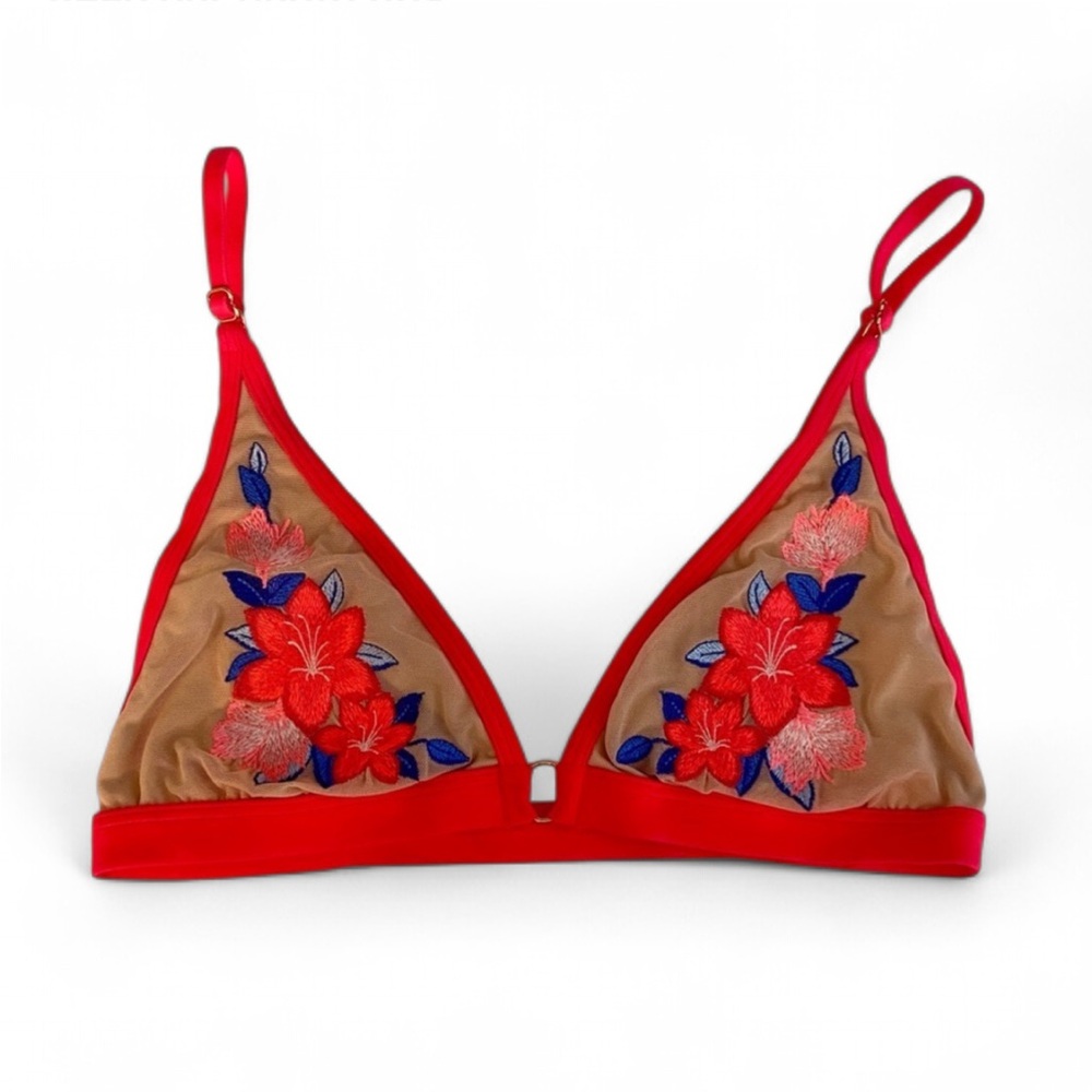 VICTORIA’S SECRETS FLORAL EMBROIDERED PLUNGE TRIANGLE BRALETTE SIZE SMALL